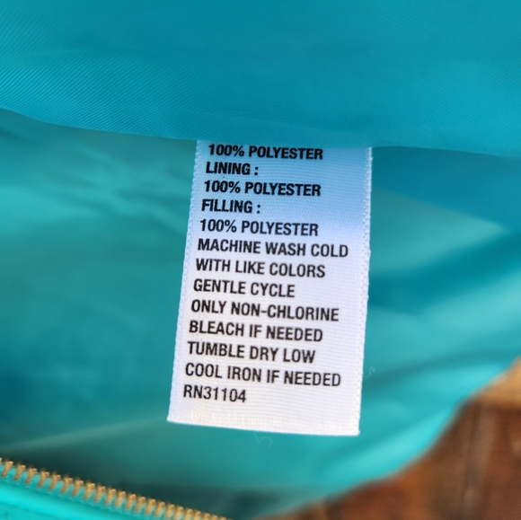 Crown & Ivy Puffer Vest - Picture 5 of 5